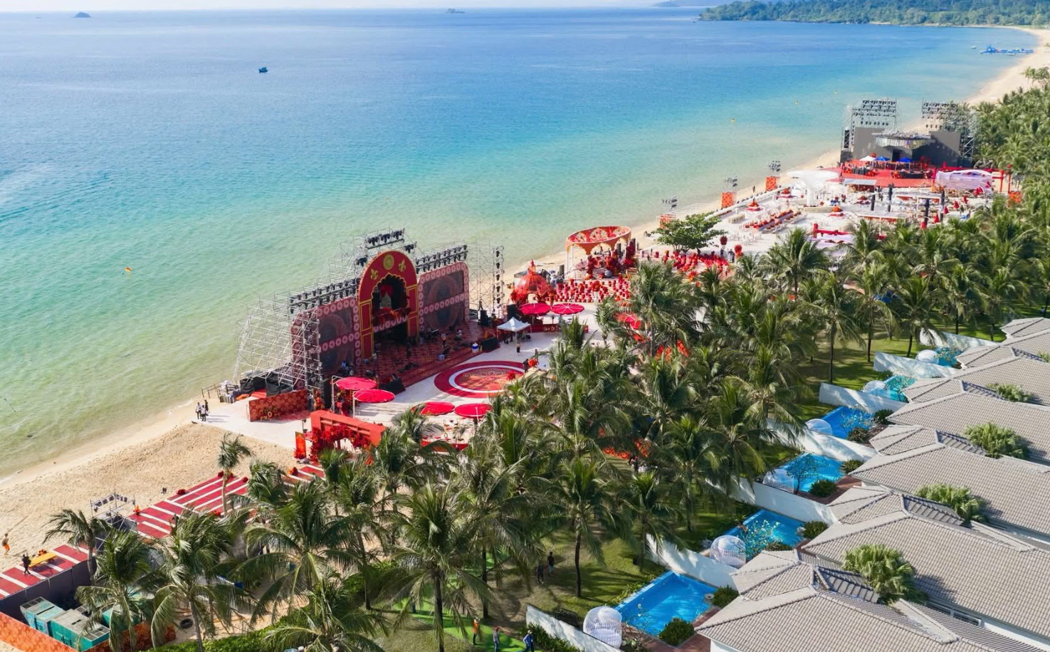 Tỷ phú Ấn Độ tổ chức đám cưới 600 tỷ ở Việt Nam: Huy động 2.200 nhân sự làm đại tiệc 1.131 khách mời, 7 ngày ‘đóng’ bãi biển 12.000m2 phục vụ độc quyền