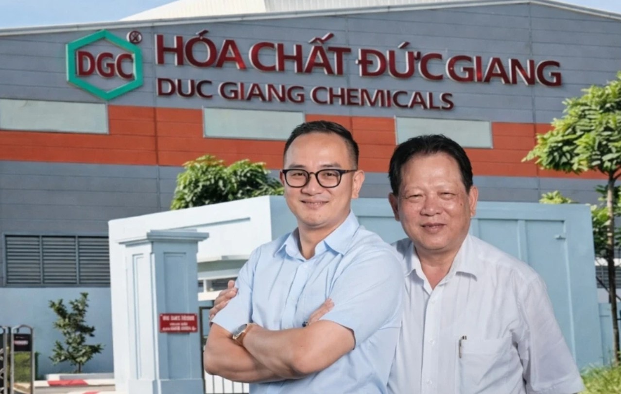 Hóa chất Đức Giang (DGC) đón thêm tin buồn