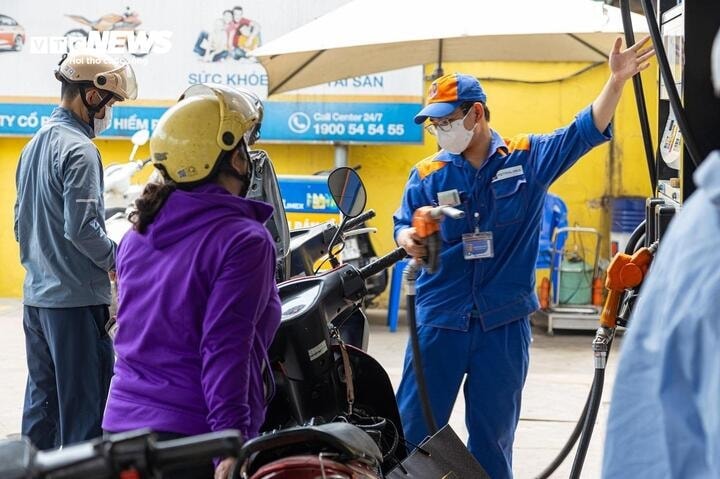 Từ 23h ngày 19/3: Giá xăng dầu tăng mạnh, có loại tăng gần 9.000 đồng/lít