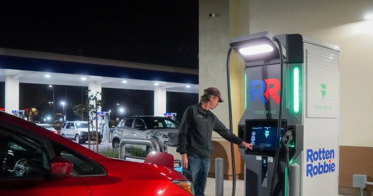 Động thái của châu Âu trước khủng hoảng xăng dầu