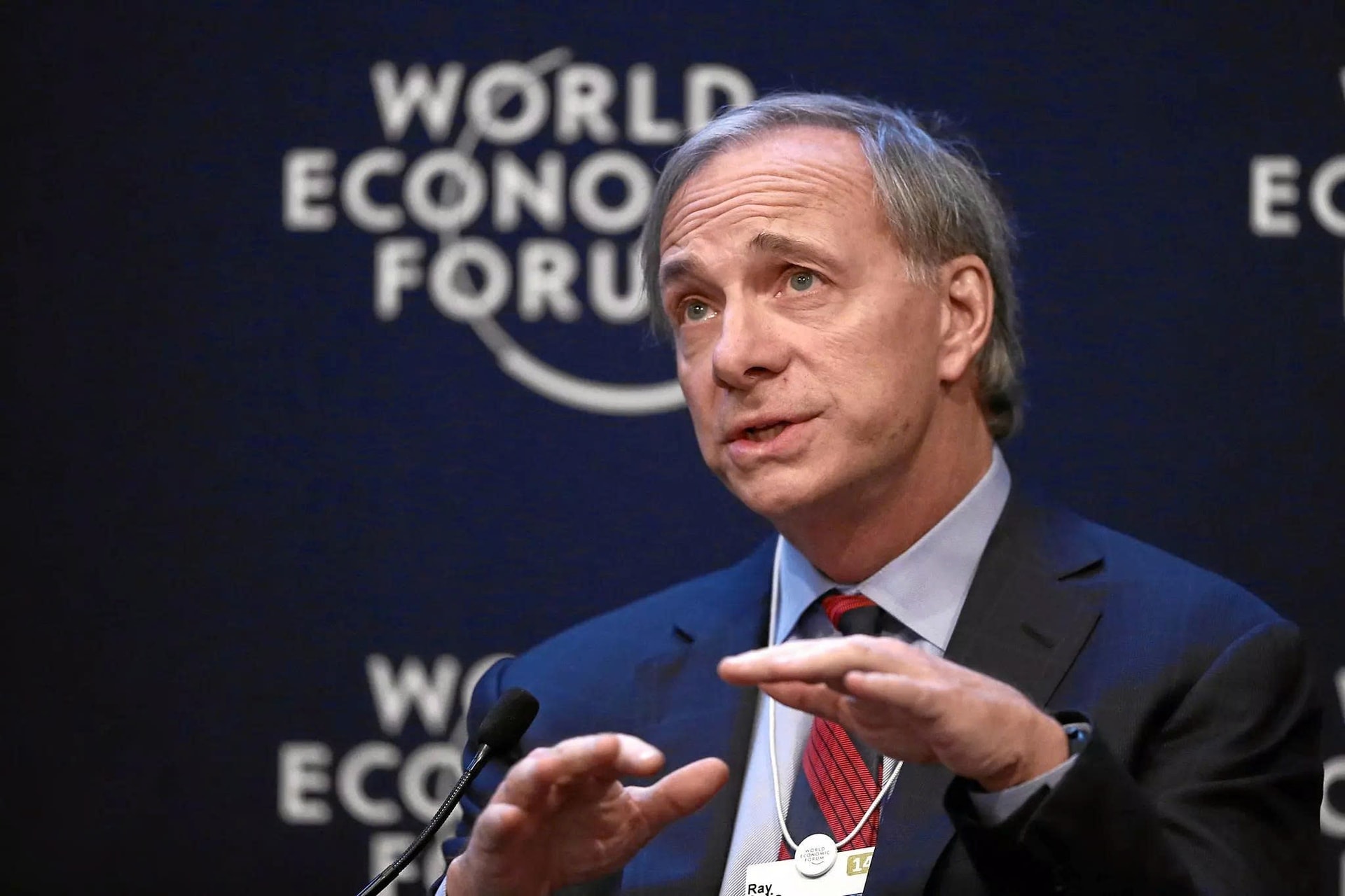 Tỷ phú Ray Dalio cảnh báo Mỹ có thể 'thua Iran', nguy cơ đồng USD và trật tự kinh tế toàn cầu sụp đổ nếu mất kiểm soát eo biển Hormuz
