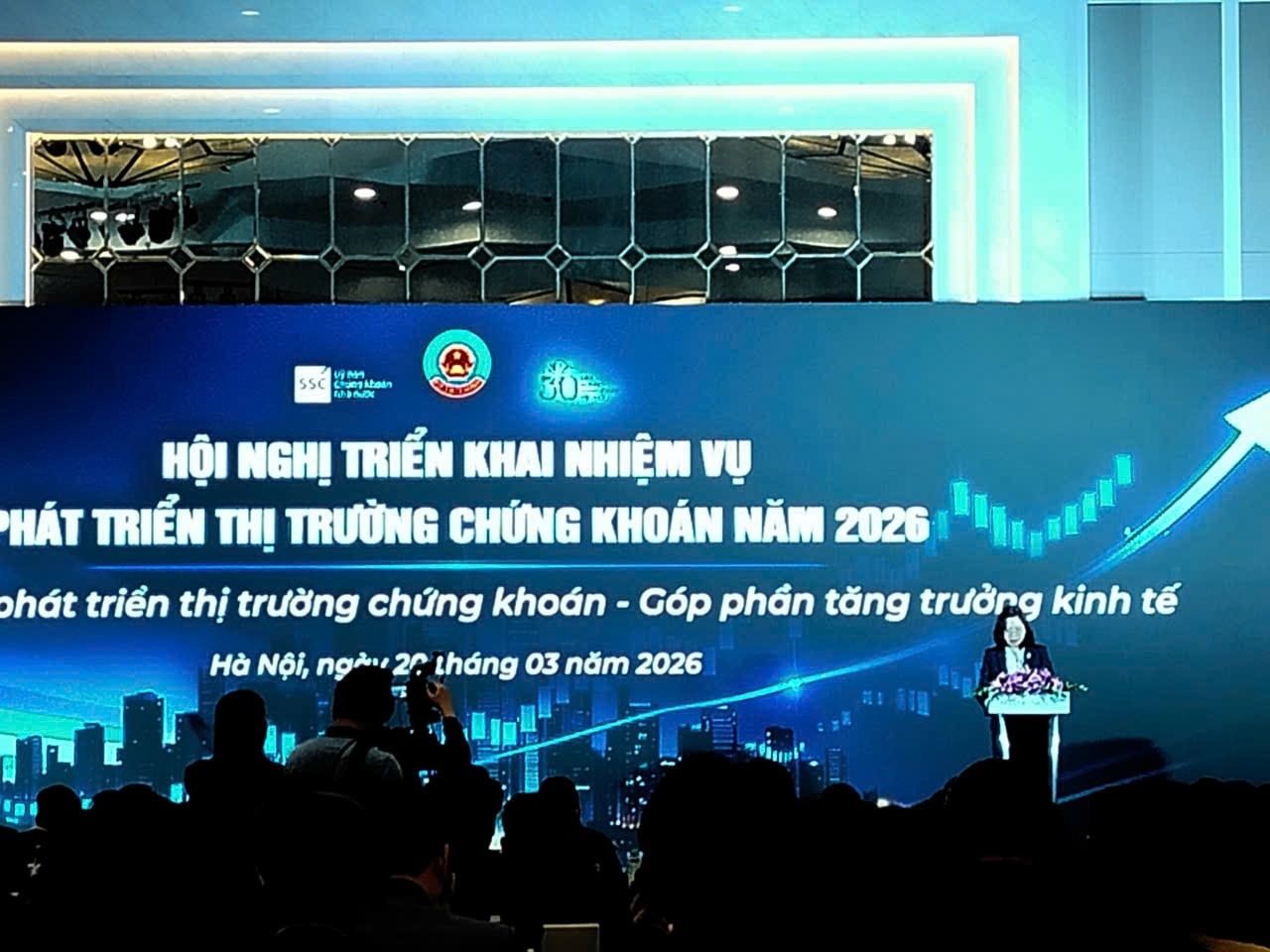 Dàn doanh nghiệp, quỹ đầu tư hàng đầu tham gia hội nghị của UBCKNN: Lộ diện hai trụ cột phát triển thị trường năm 2026