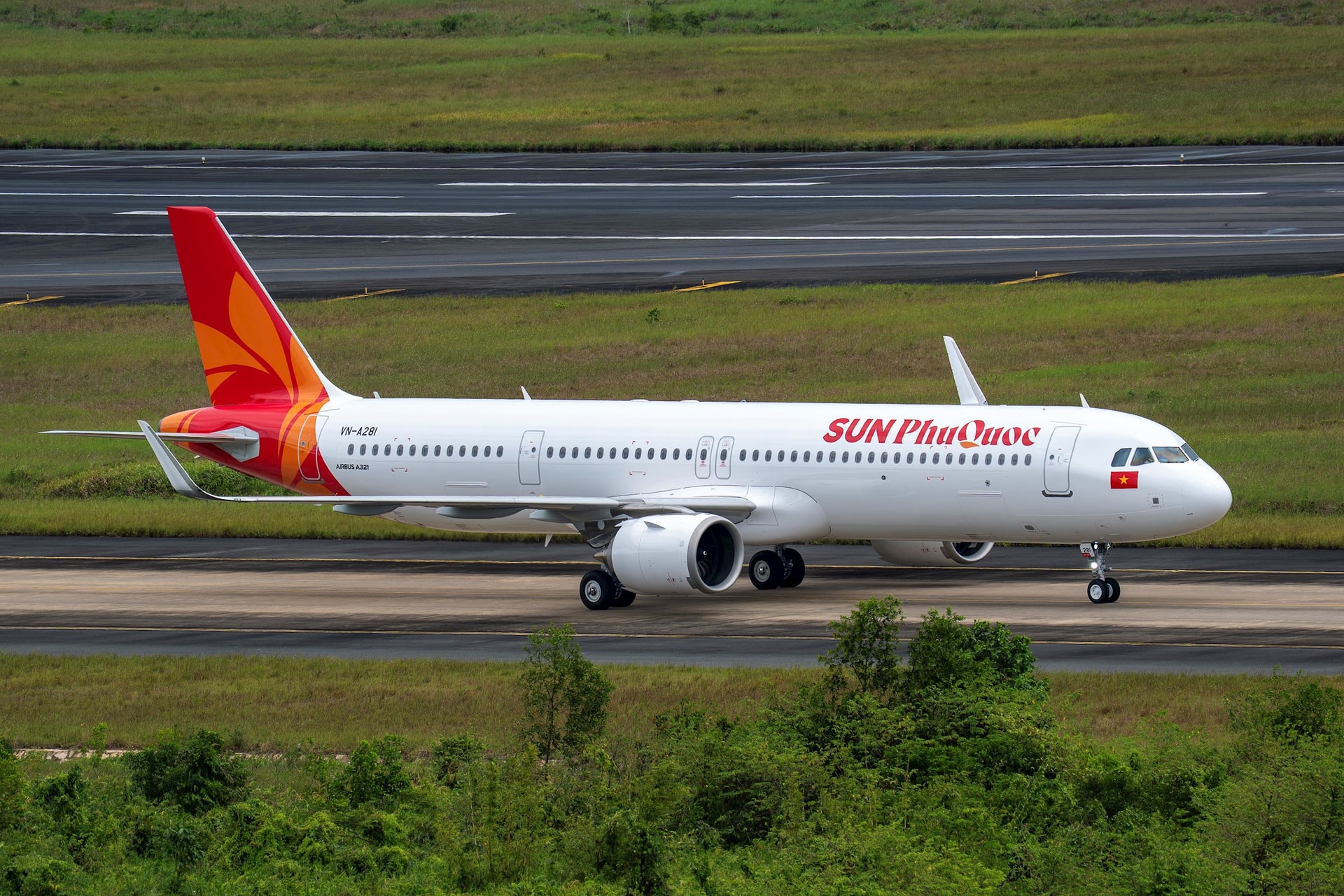 tau-bay-sun-phuquoc-airways.jpg