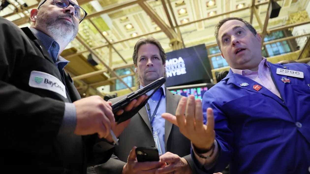 Phố Wall lao dốc sau tin Mỹ gửi thêm quân tới Trung Đông