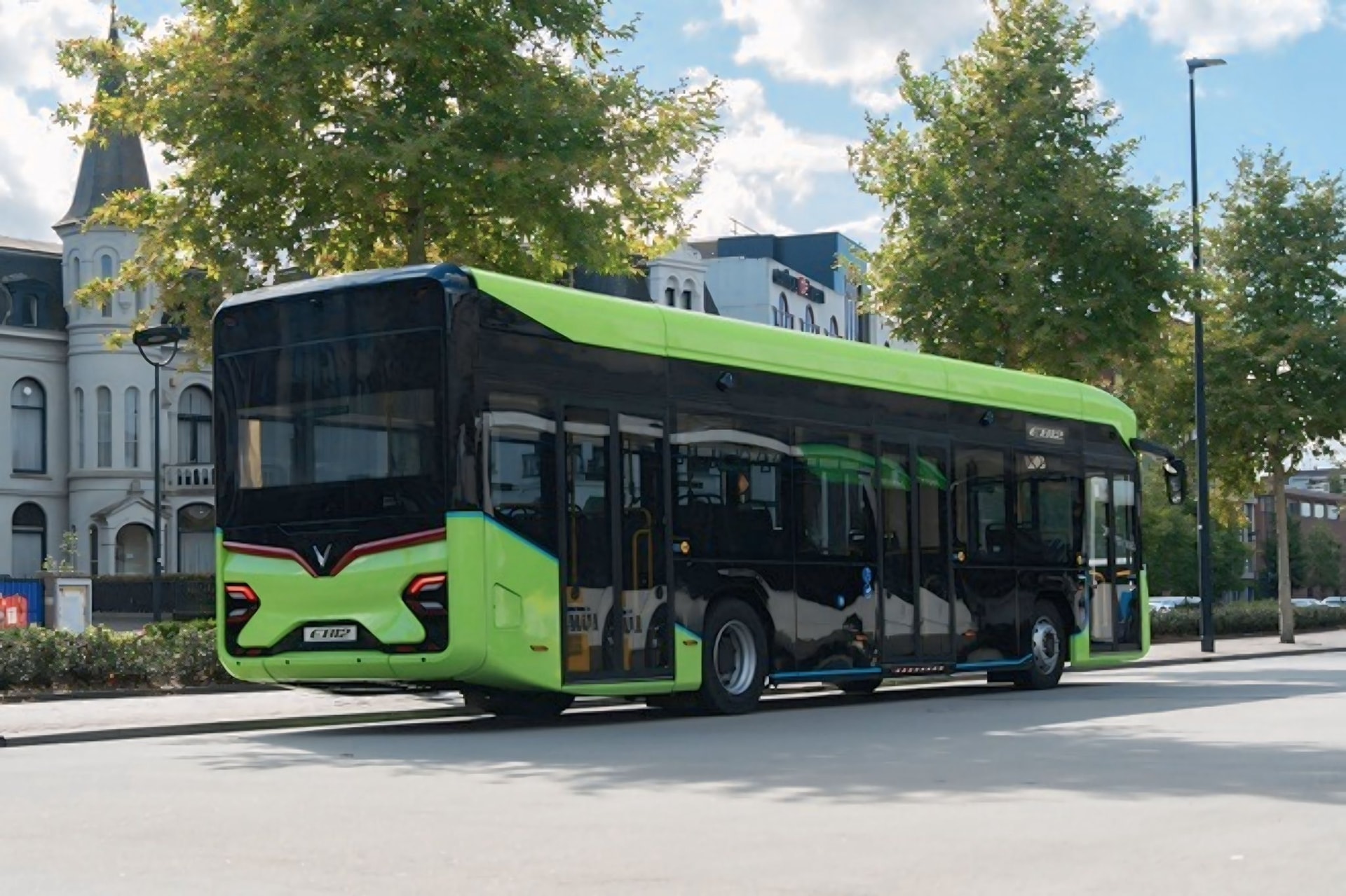 Dân tình rần rần 'nghi' VinFast sắp có xe khách điện 45 chỗ, CEO Xanh SM lập tức lên tiếng