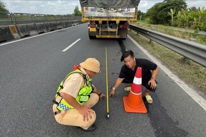 'Lỗi nhỏ' trên cao tốc khiến tài xế bị phạt từ 12-14 triệu đồng, đồng thời trừ 6 điểm bằng lái