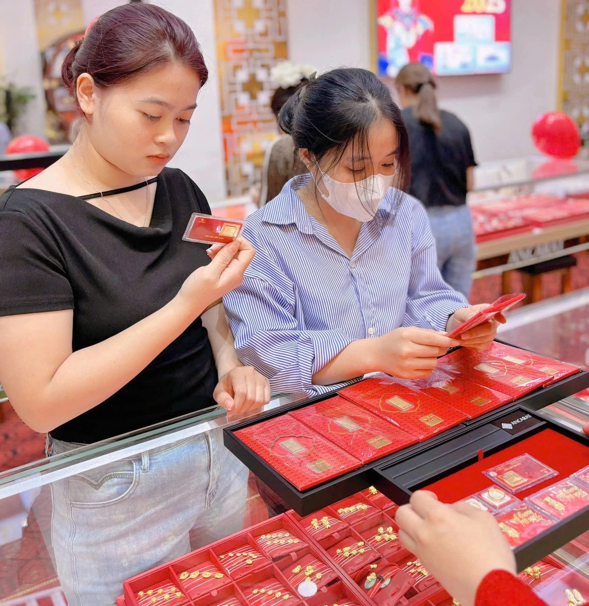 Cảnh báo FOMO: Người Việt có thể thiệt 20–30 triệu đồng mỗi lượng vàng vì ‘độ trễ’ chính sách