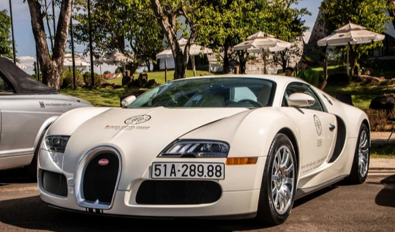 chiec-hyper-car-bugatti-veyron-doc-nhat-viet-nam-co-gia-tri-len-den-50-ty-dong-1774334645579-1774334645905437542647.png