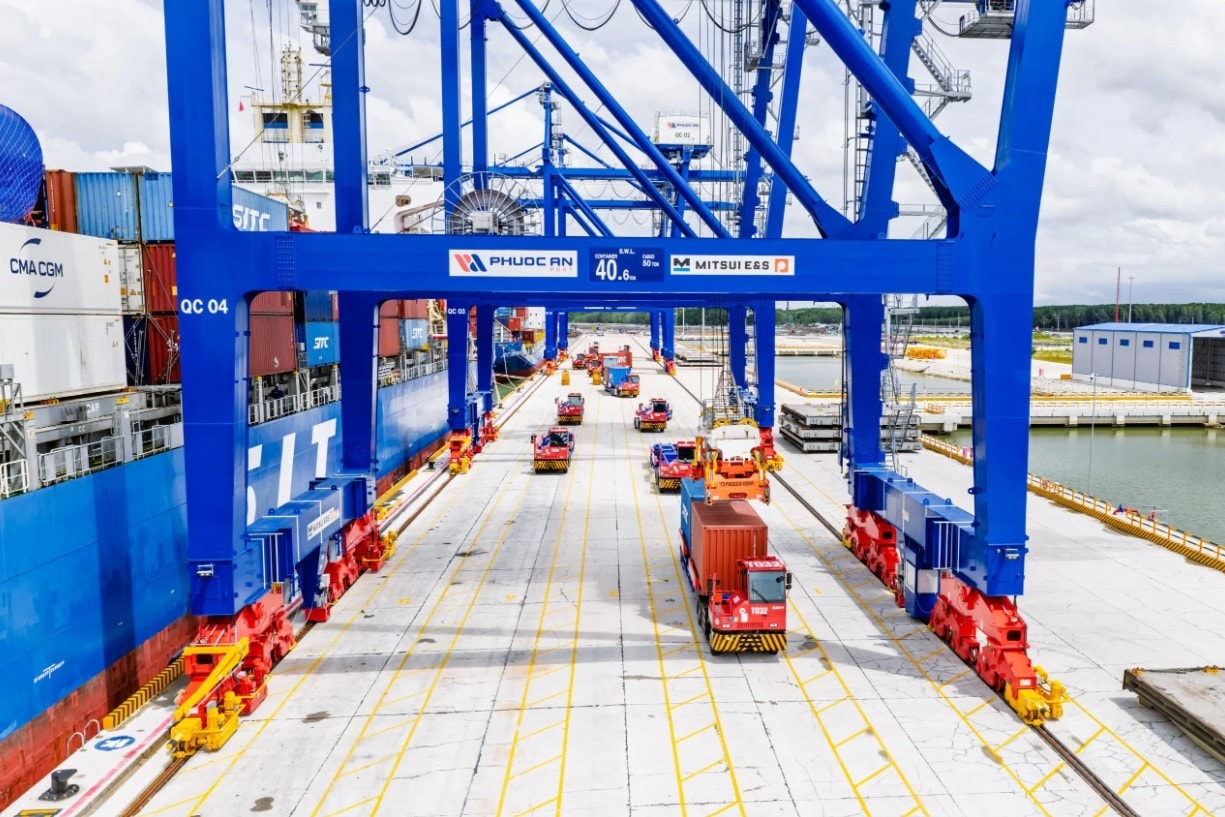 Nợ vay gấp 3 lần vốn chủ sở hữu, thua lỗ kéo dài, một DN cảng biển vẫn muốn rót gần 8.000 tỷ đồng vào dự án mới