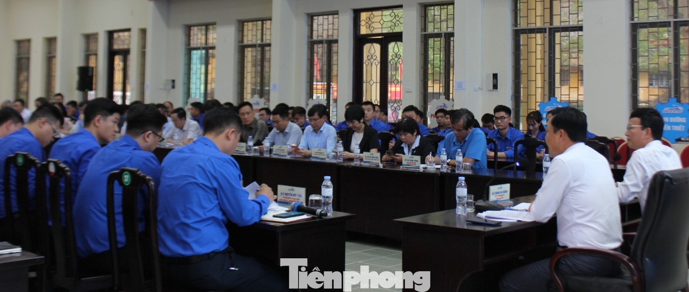 Toàn cảnh hội nghị đối thoại giữa VNR với cán bộ, đoàn viên thanh niên. Ảnh: Lộc Liên. s-49.jpg