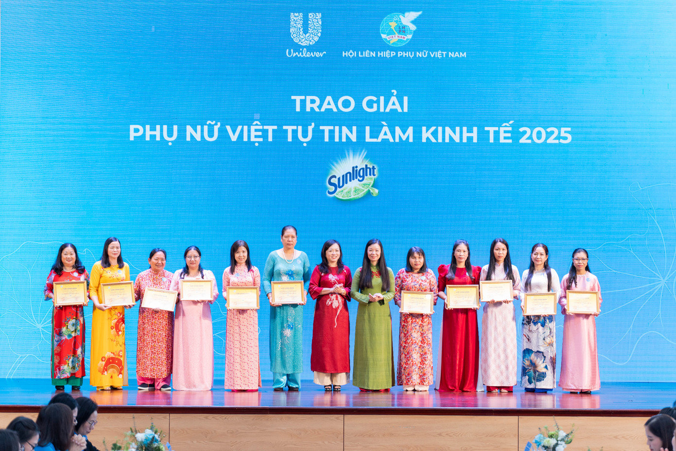 30 dự án xuất sắc nhất được trao giải pod08267.jpg