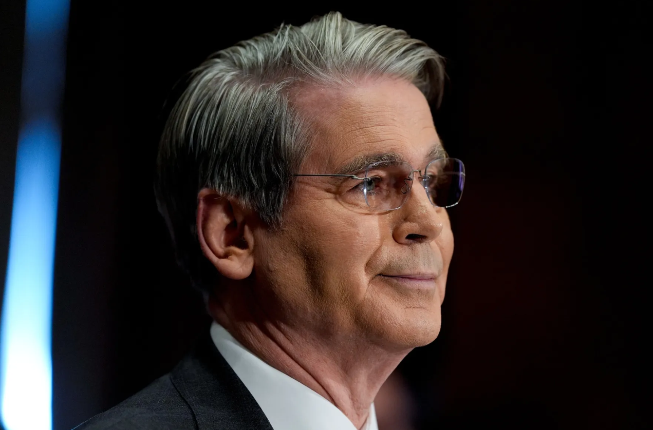 Bộ trưởng Tài chính Scott Bessent: Mỹ sẵn sàng leo thang để buộc Iran mở eo biển Hormuz