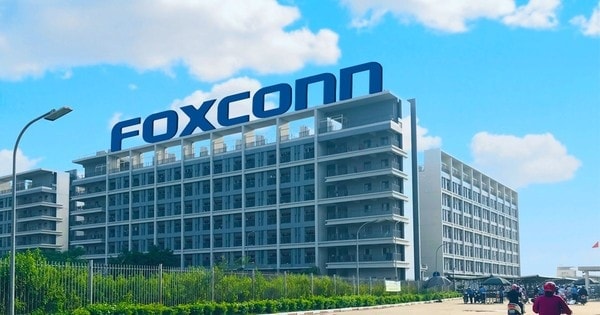 cong-ty-foxconn.jpg