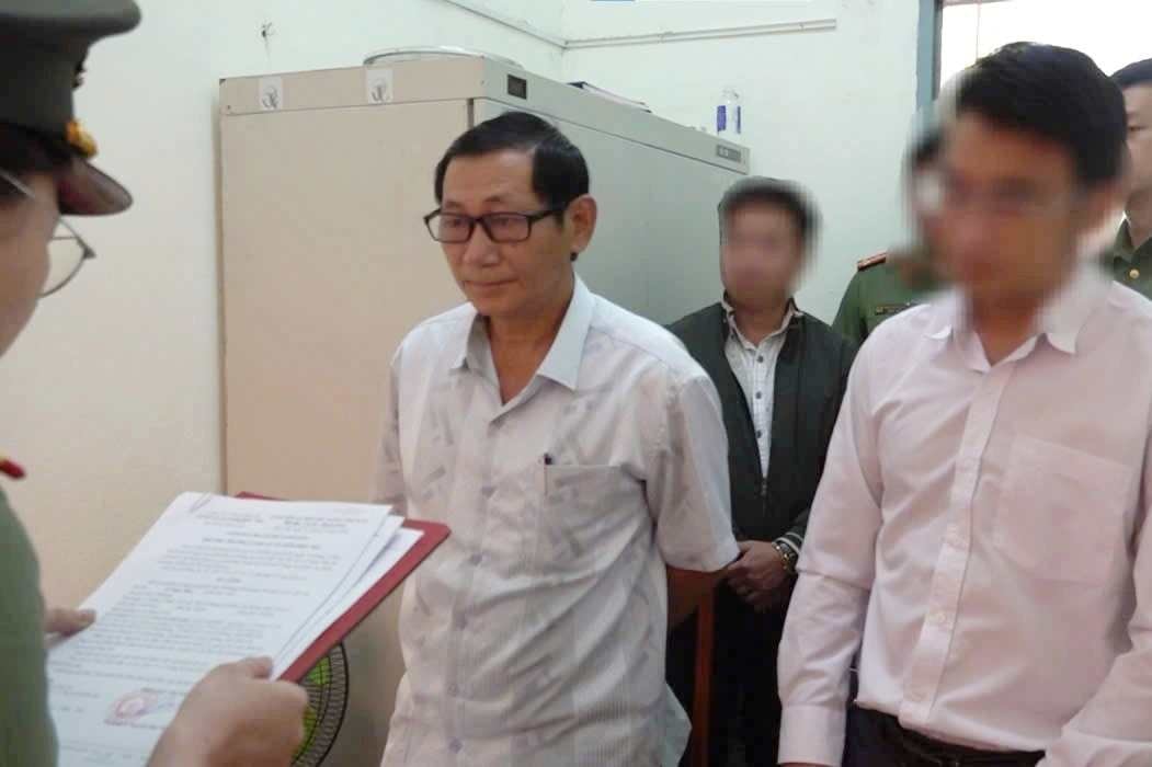 Khởi tố, bắt cựu Giám đốc trung tâm giáo dục thường xuyên