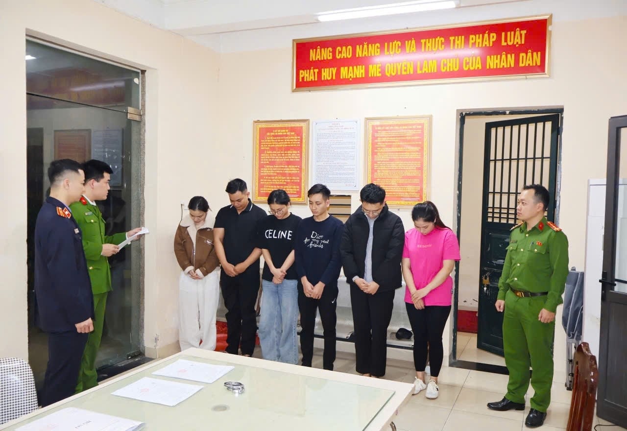 Bắt khẩn cấp Nguyễn Minh Trí SN 2001 cùng 3 ‘bác sĩ’