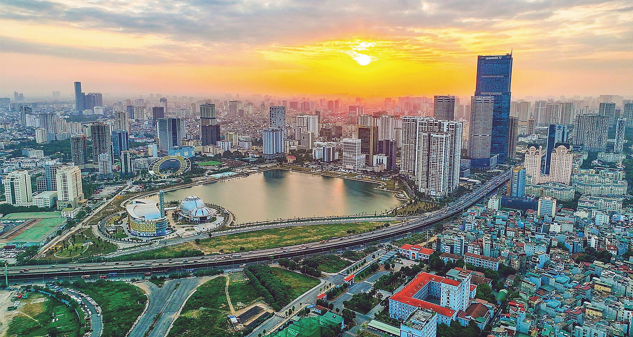 Thanh khoản giảm, giá vẫn tăng: Chuyện gì đang xảy ra với thị trường bất động sản Việt Nam?- Ảnh 1.