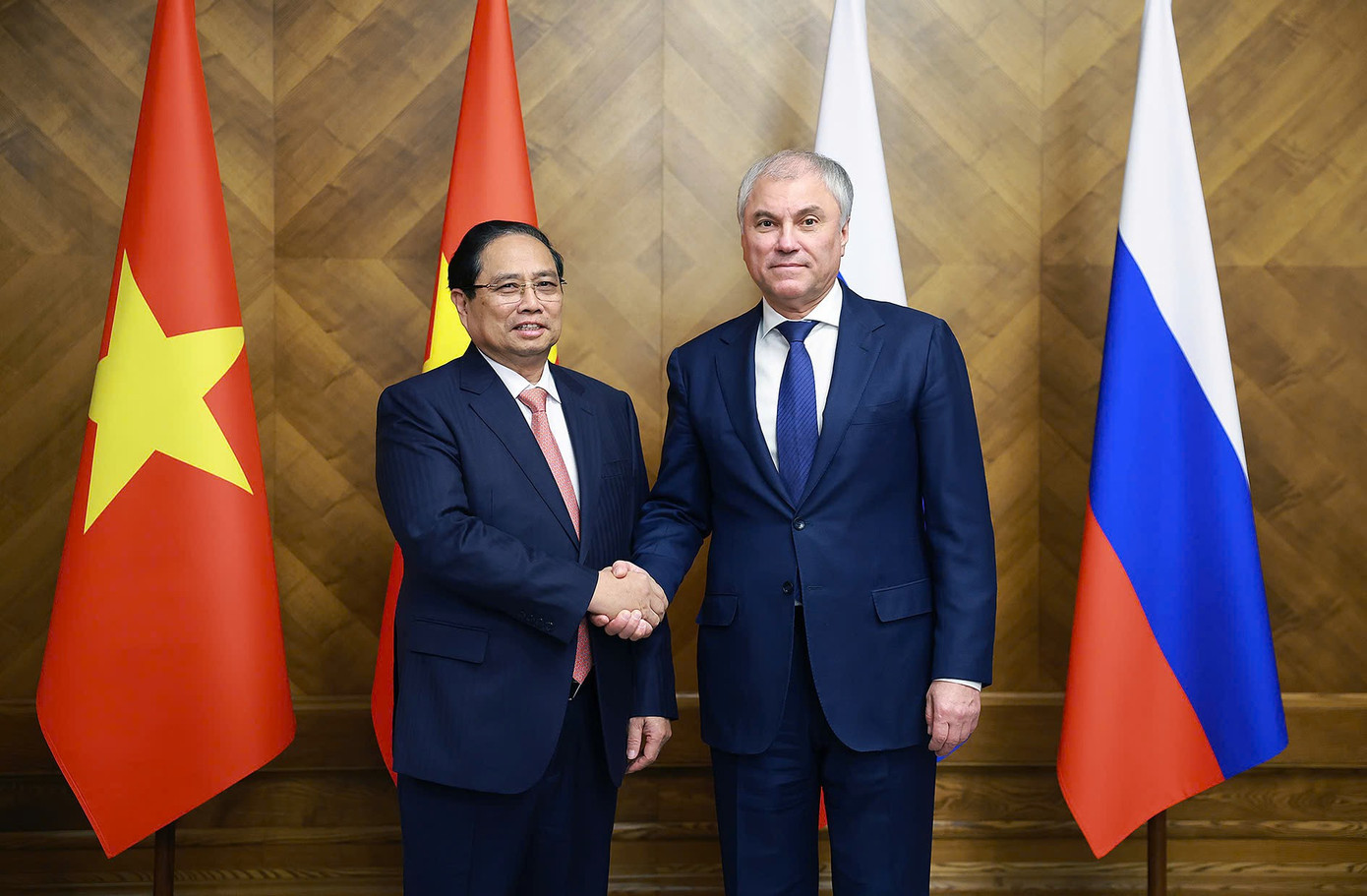 Thủ tướng Phạm Minh Chính hội kiến Chủ tịch Đuma Quốc gia Nga Vyacheslav Volodin. Ảnh: VGP. cthv5-17743694658961644541494.jpg