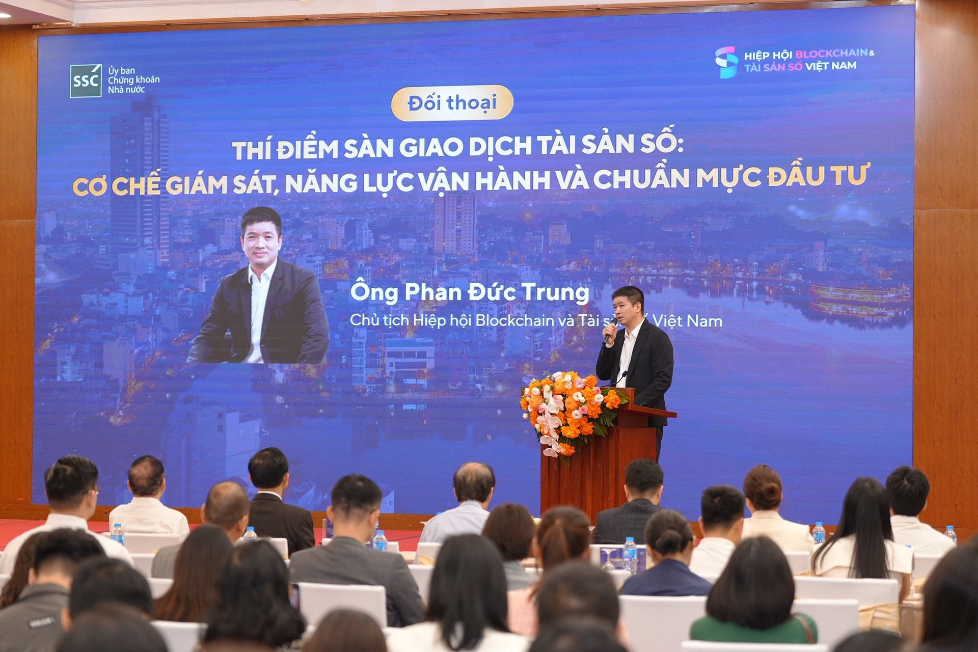 Ông Phan Đức Trung, Chủ tịch VBA khẳng định VBA luôn là cầu nối thông tin đa phương giữa cơ quan quản lý nhà nước, doanh nghiệp và cộng đồng (1)