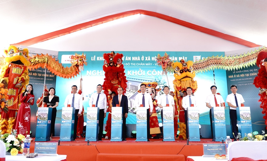 Hình ảnh tại lễ khởi công. Nguồn ảnh: Huế Ngày nay Hình ảnh tại lễ khởi công. Nguồn ảnh: Huế Ngày nay