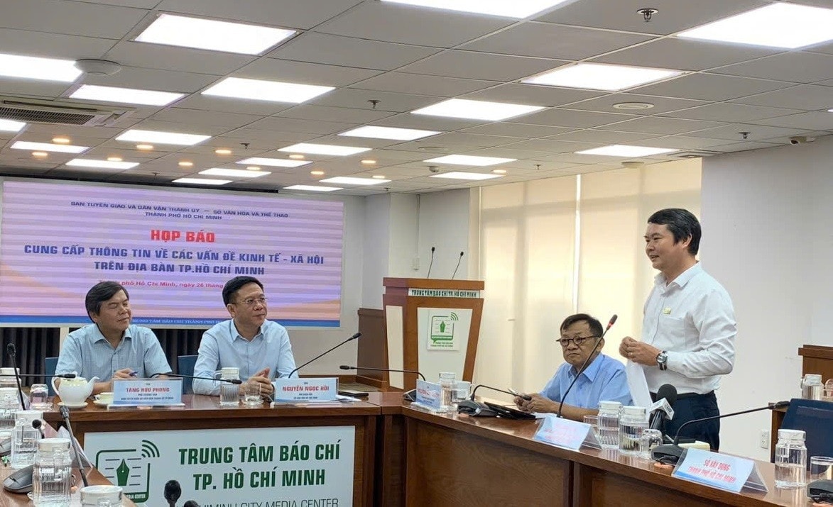 Đại dự án tại TP.HCM thiếu nghiêm trọng nhựa đường và cát để thi công - Ảnh 2.