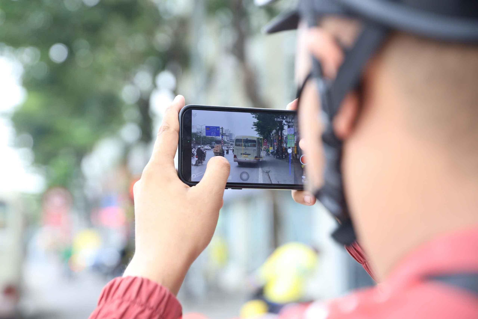 Chưa đầy 1 tuần nữa, người dân có thể phản ánh vi phạm giao thông qua VNeID bằng cách này