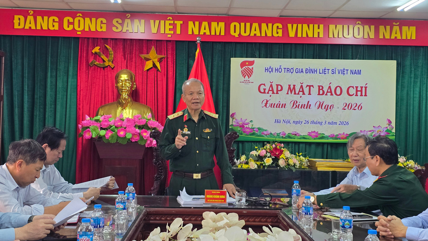 Trung tướng Hoàng Khánh Hưng phát biểu tại buổi gặp mặt 1000048948.jpg