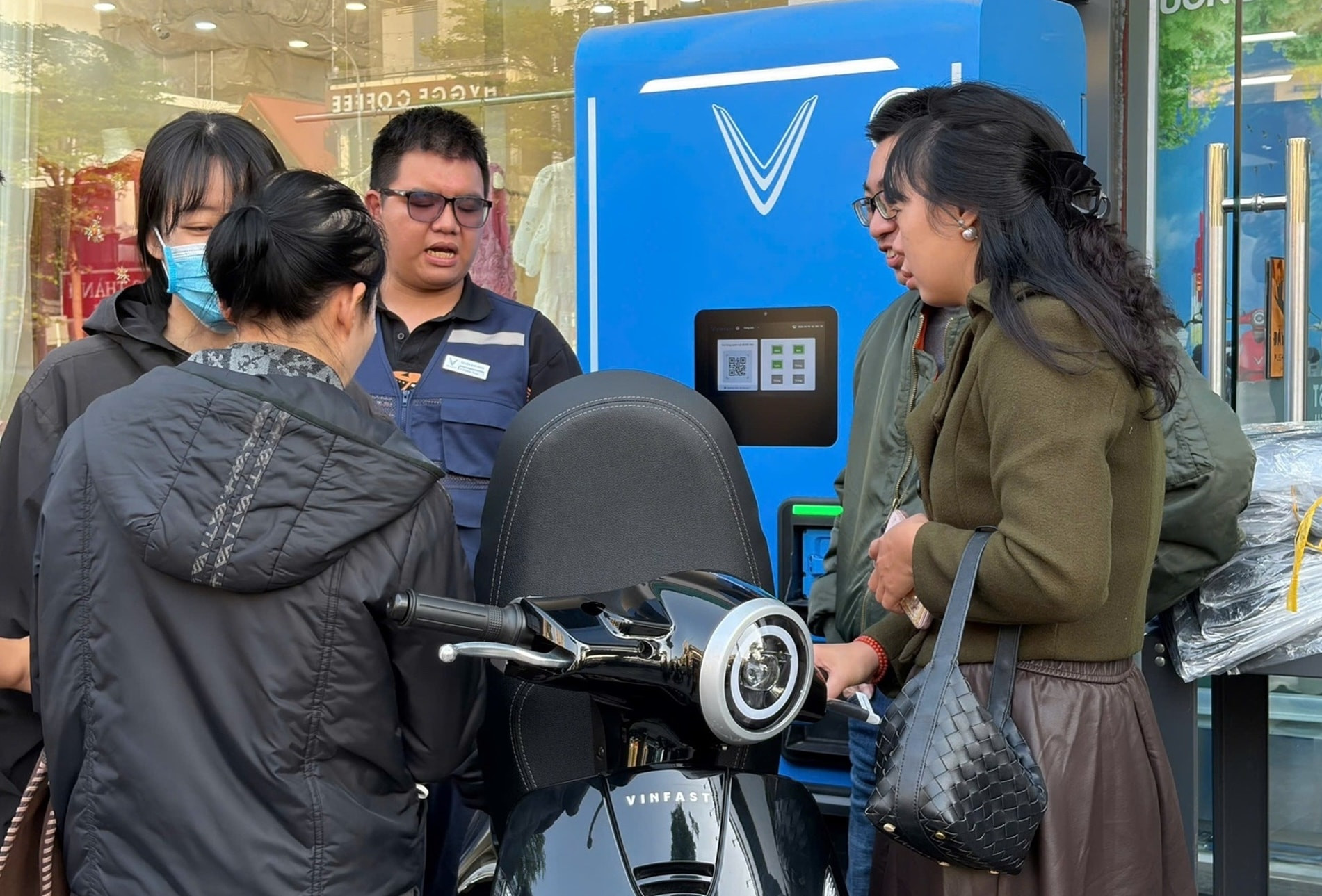 Bán Honda Wave Alpha, kĩ sư công nghệ mua xe điện VinFast Evo đã nói thẳng về pin, ‘vạch rõ’ hạ tầng trạm sạc cùng quãng đường đi thực tế - Ảnh 3.