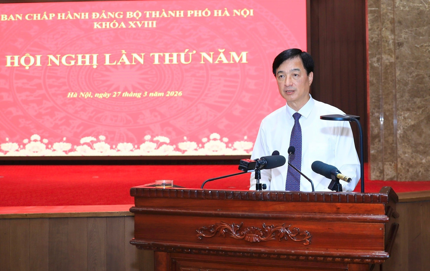 Bí thư Thành ủy Hà Nội Nguyễn Duy Ngọc phát biểu tại hội nghị. Ảnh: QT. Thành ủy Hà Nội cho ý kiến về Quy hoạch tổng thể Thủ đô tầm nhìn 100 năm - Ảnh 1.