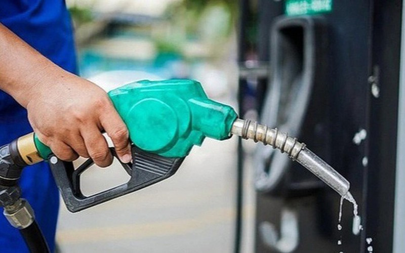 Các loại thuế xăng, dầu và nhiên liệu bay giảm còn 0 đồng - Ảnh 1.