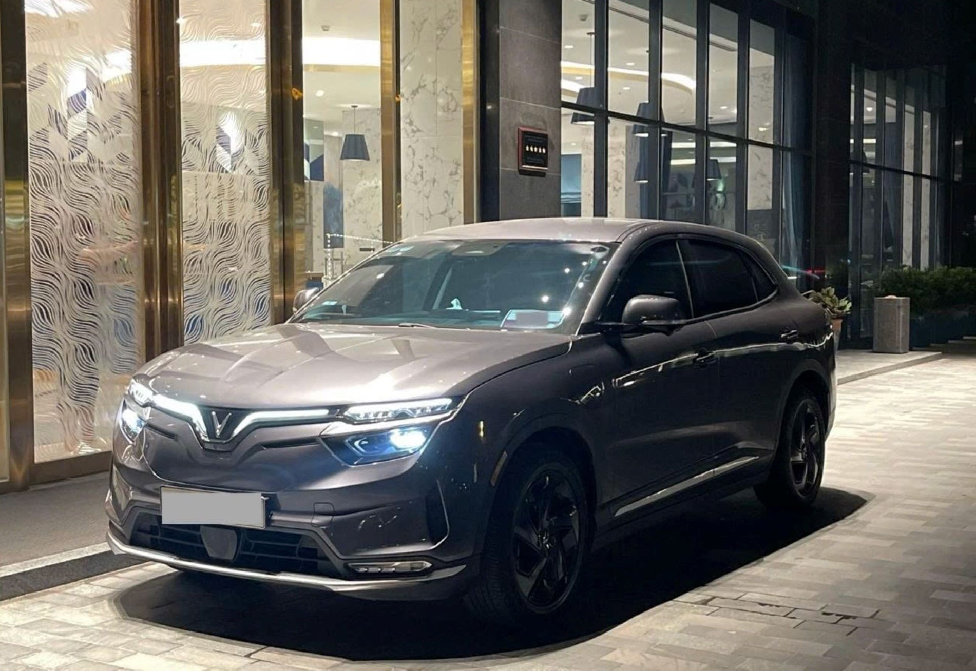 Từng lạc lối, chàng trai chọn VinFast VF 8 làm kế sinh nhai, không ngại nói thẳng về vận hành cùng thái độ khách hàng