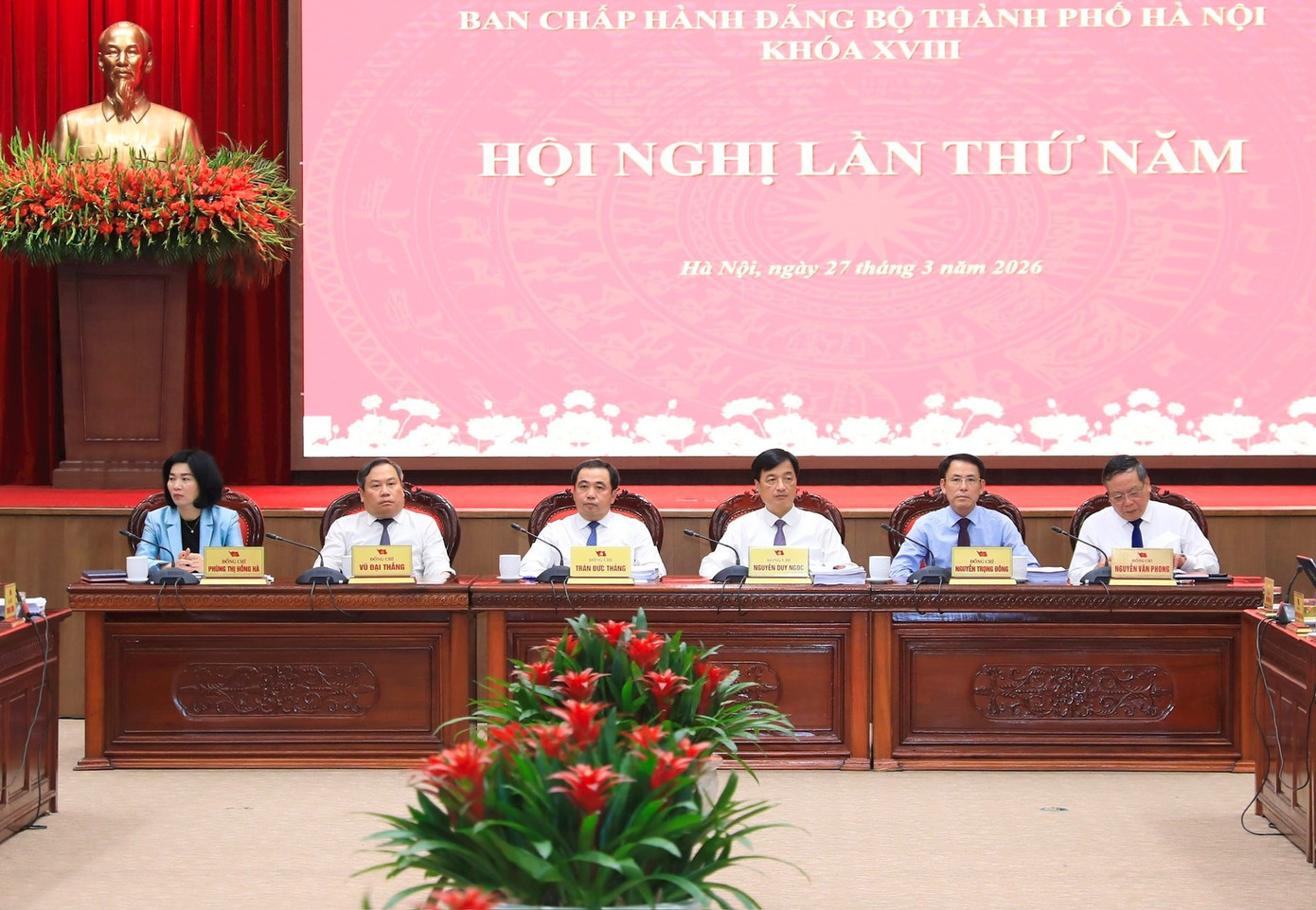 Bộ trưởng Bộ NN&MT Trần Đức Thắng dự Hội nghị Ban Chấp hành Đảng bộ TP Hà Nội - Ảnh 1.