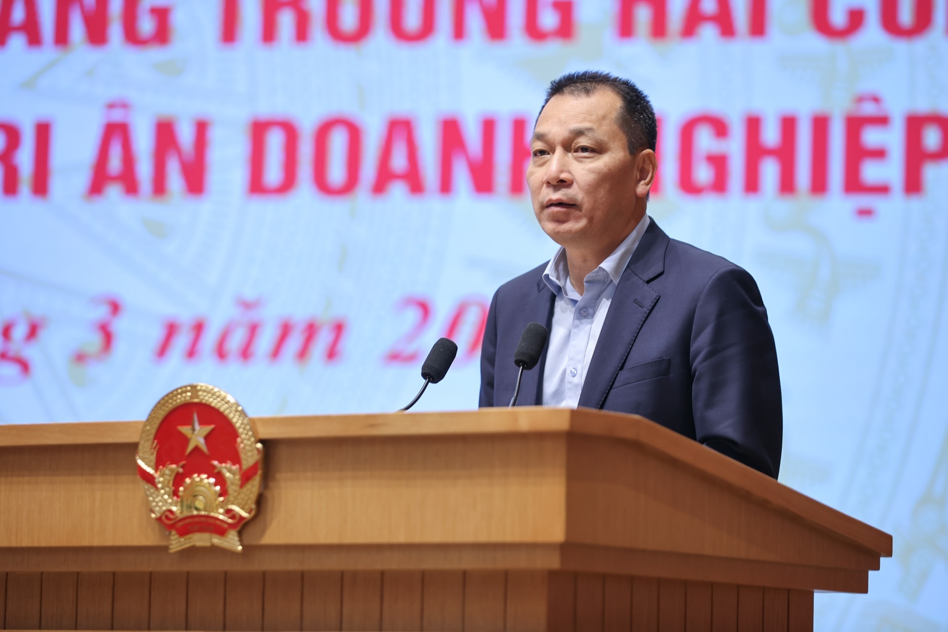 Đứng trước Thủ tướng, lãnh đạo EVN trực tiếp làm rõ con số đầu tư 500.000 tỷ đồng được xem là quá nhiều