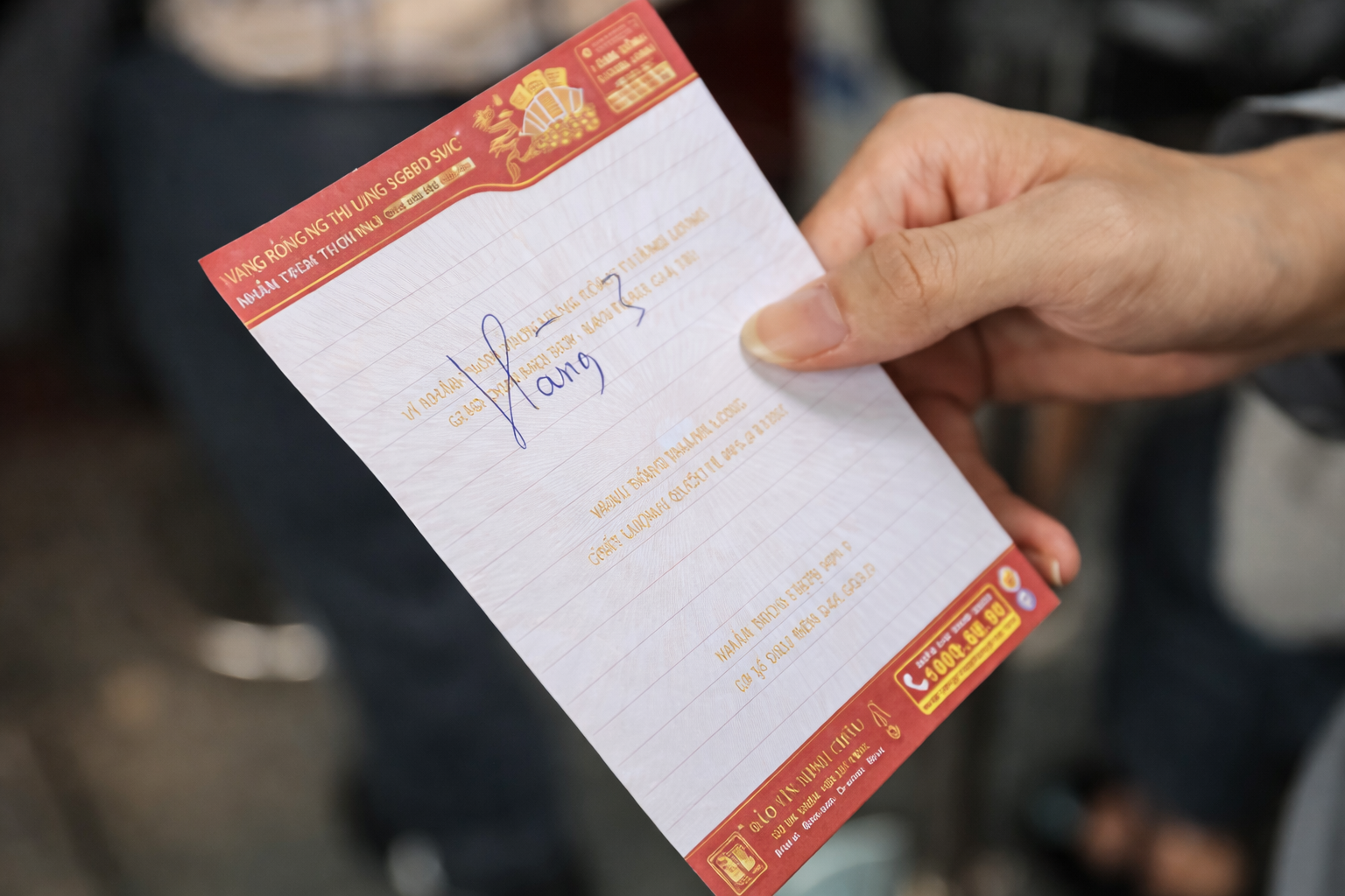 Mua vàng nhưng nhận lại giấy hẹn: Ranh giới pháp lý mong manh