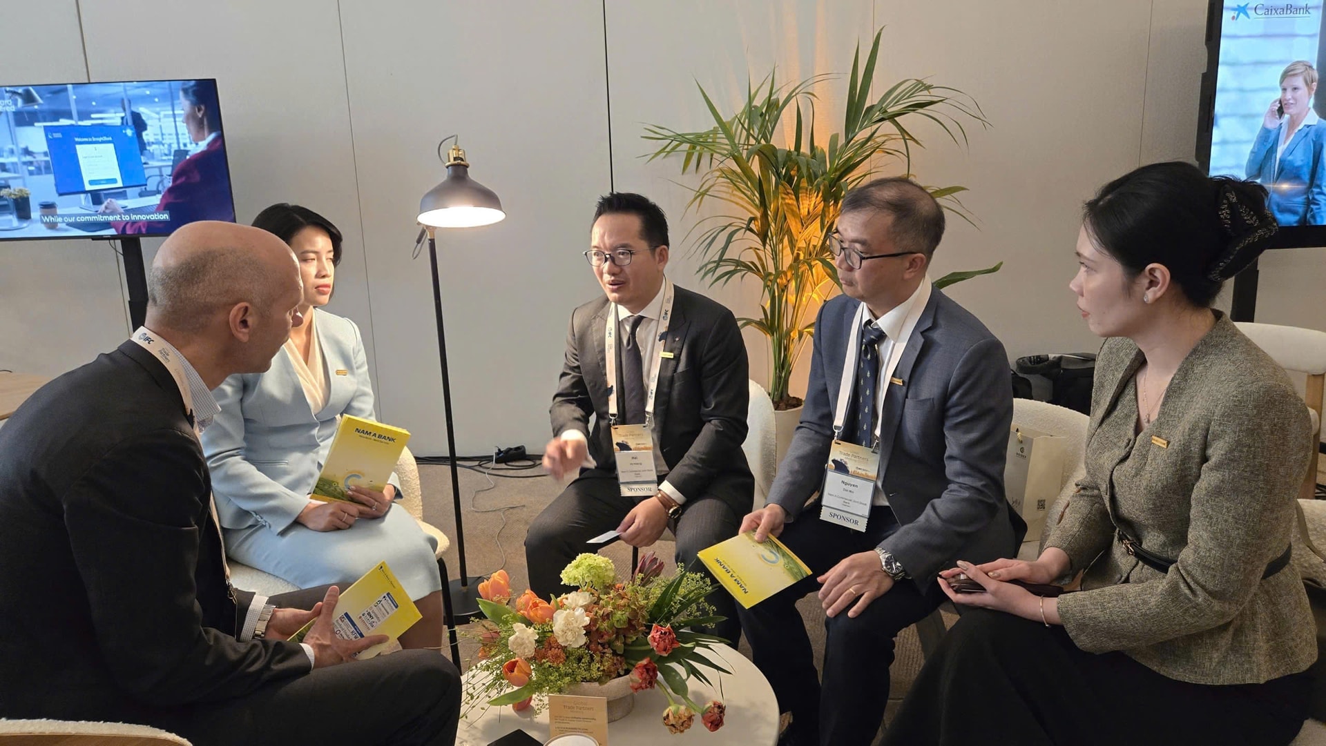 Nam A Bank mở rộng mạng lưới đối tác toàn cầu, cầu nối cho doanh nghiệp Việt bứt phá - Ảnh 2.