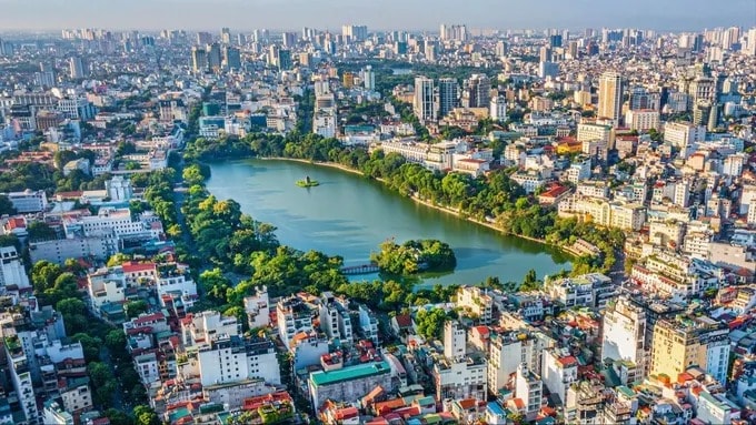 Quy hoạch Hà Nội 100 năm: Sẽ không di dời toàn bộ trường học, bệnh viện khỏi trung tâm TP- Ảnh 1.