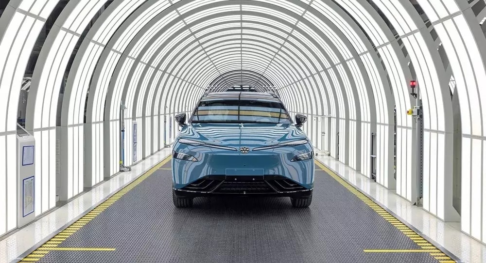 SUV điện lớn nhất của Volkswagen ra mắt: Mạnh gần 500 mã lực, chạy 730 km/lần sạc, giá gây bất ngờ