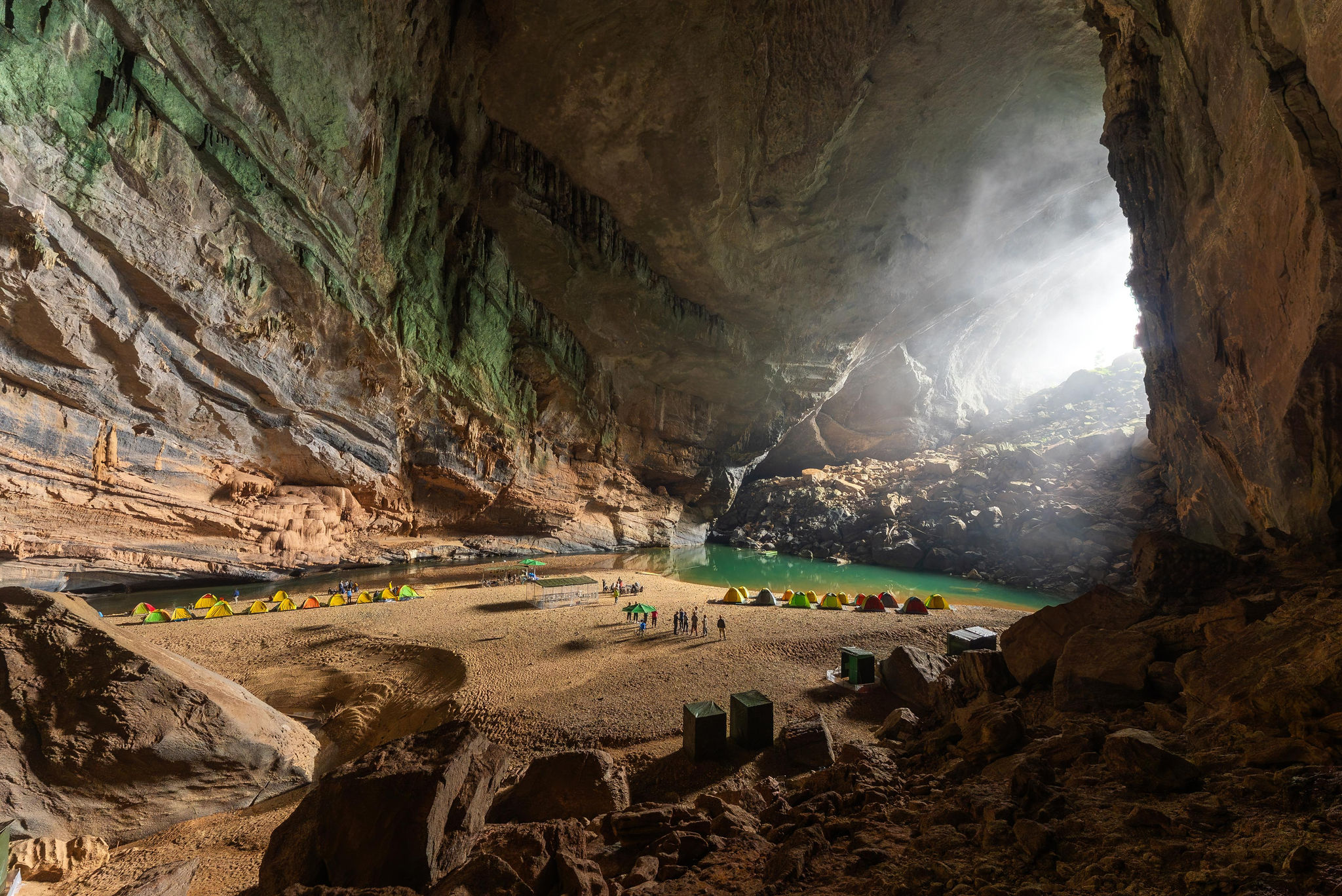 morning-fog-inside-hang-en-cave_1774765989.jpeg