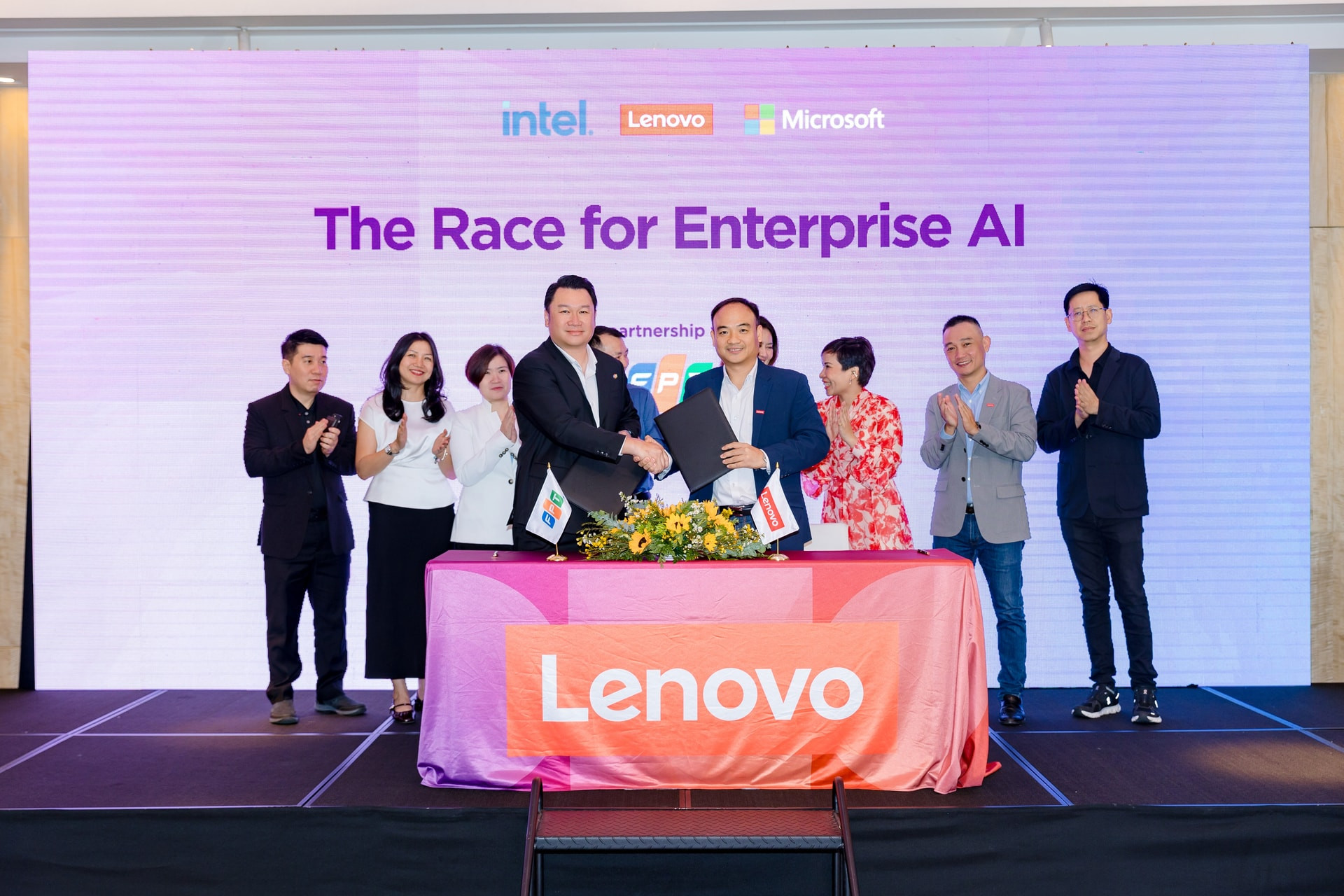 FPT và Lenovo ký kết thành công biên bản ghi nhớ hợp tác nhằm thúc đẩy ứng dụng AI trong doanh nghiệp tại Việt Nam
