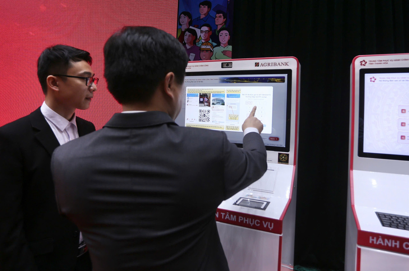 Thanh Hóa thí điểm Kiosk thông minh, làm thủ tục hành chính trong vài phút - Ảnh 2.