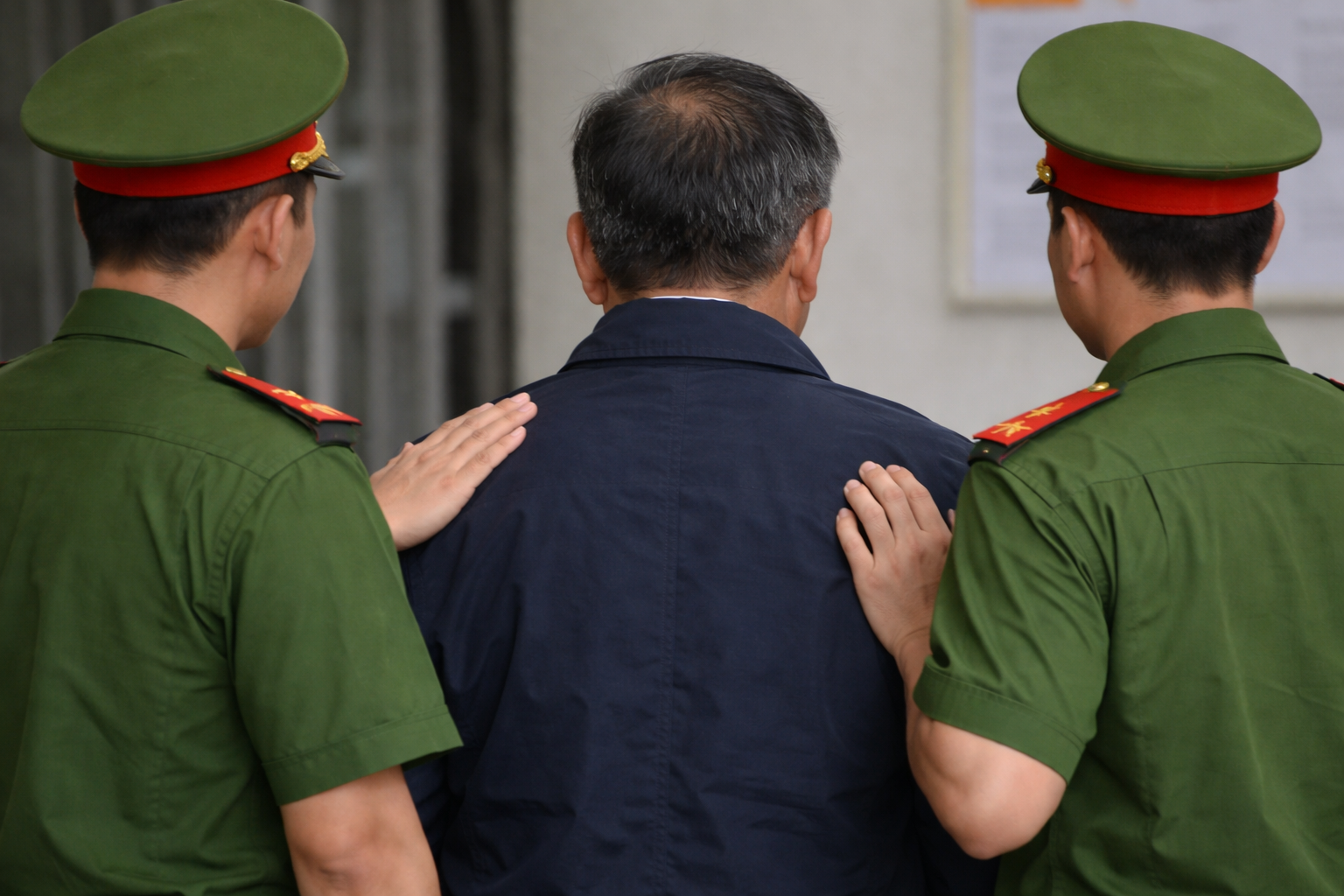 Phó Giám đốc Công ty Sơn Hải bị khởi tố, cấm đi khỏi nơi cư trú