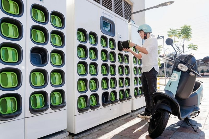 TP. HCM siết tiến độ, yêu cầu doanh nghiệp phải lắp đủ 3.000 tủ đổi pin xe điện trong 3 tuần tới
