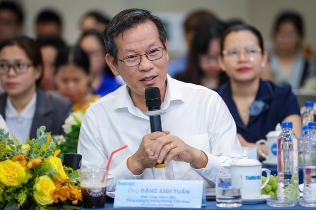 Lãnh đạo Vietnam Airlines nói về nguy cơ phải 'gánh' 30.000 tỷ đồng chi phí do giá nhiên liệu tăng