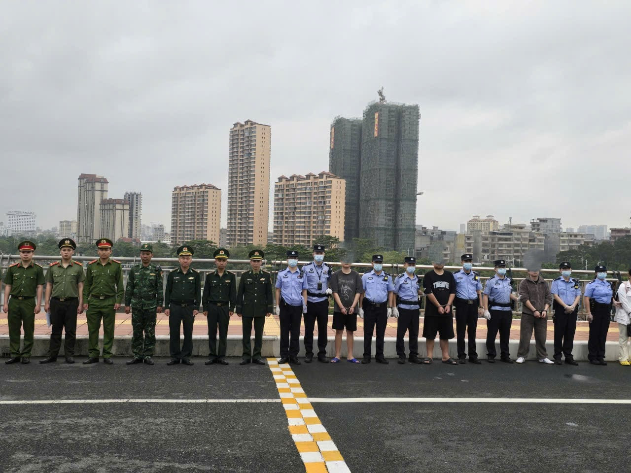 cac-luc-luong-trao-tra-04-cong-dantrung-quoc.jpg