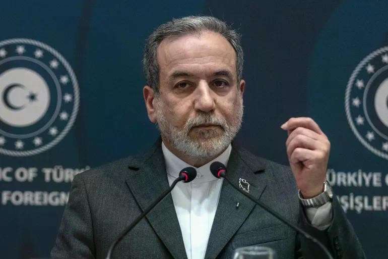 Iran tuyên bố sẵn sàng cho các cuộc tấn công trên bộ, khẳng định ‘không tin Mỹ’ - Ảnh 1.