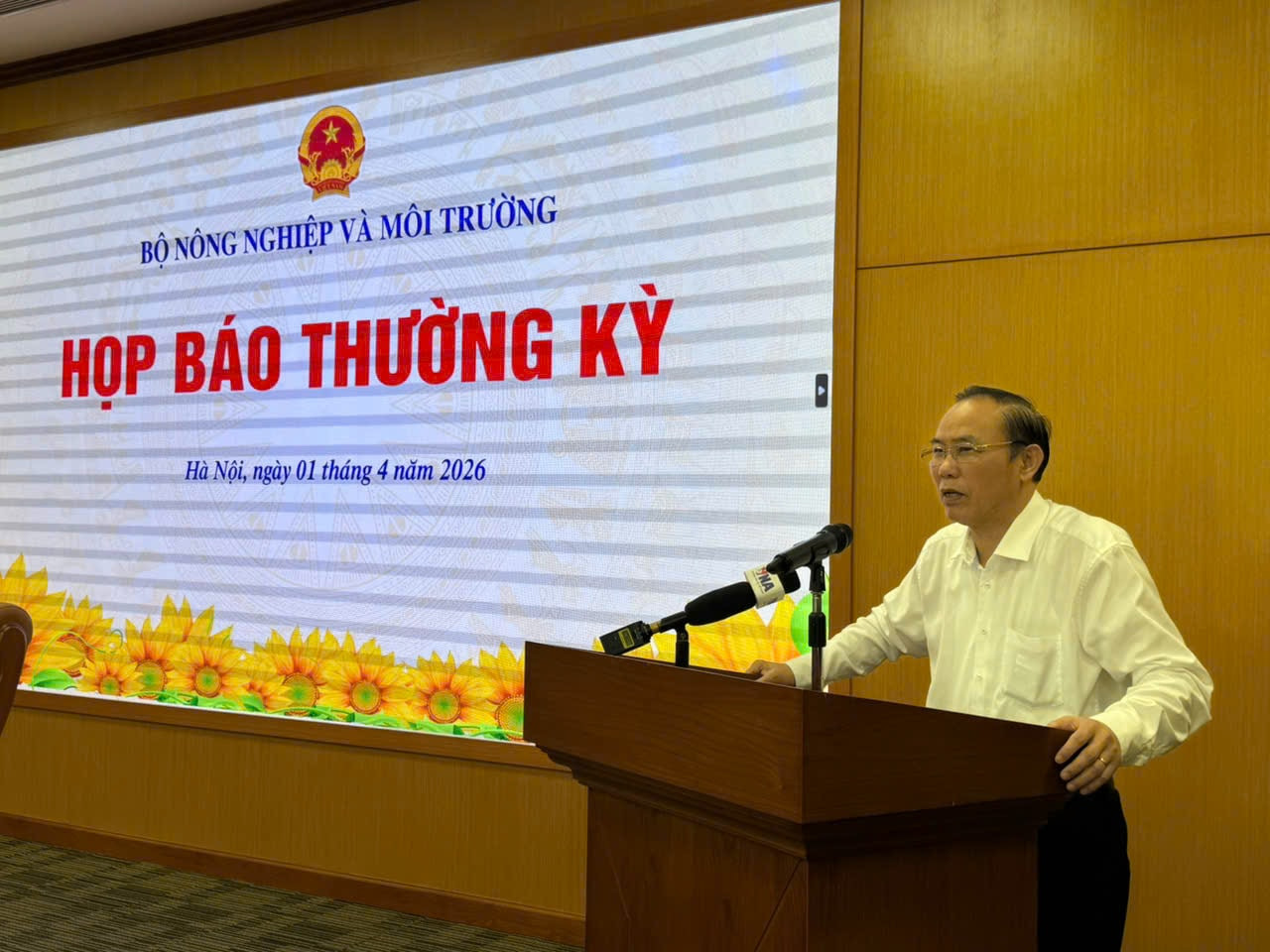 thutruongtien104.jpg