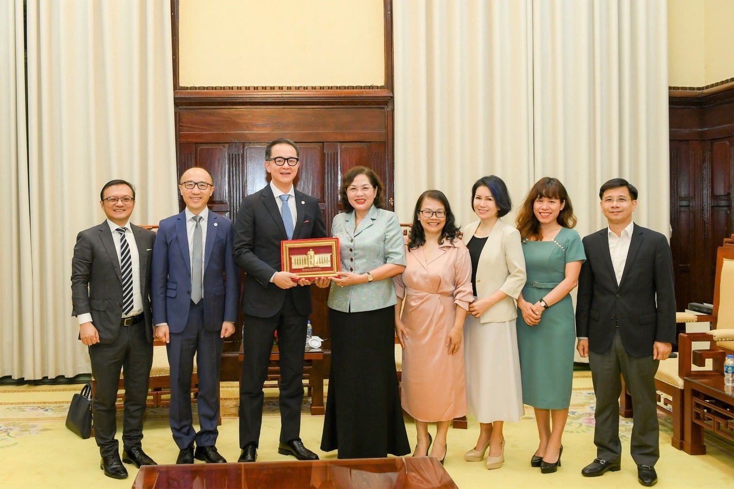 Thống đốc Ngân hàng Nhà nước tiếp Giám đốc Cơ quan Nghiên cứu Kinh tế Vĩ mô ASEAN+3 - Ảnh 2.