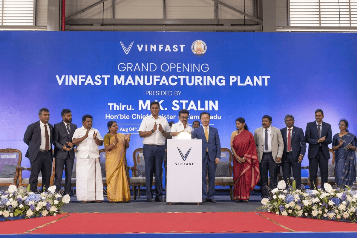 Hơn 90.000 tỷ đồng doanh thu, 78.000 tỷ thanh khoản: VinFast tăng tốc kinh doanh, củng cố 'hậu phương' vốn - Ảnh 2.