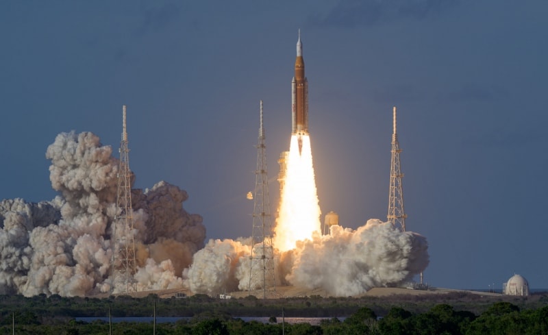 Khoảnh khắc tàu Orion được SLS phóng vào không gian. Ảnh NASA