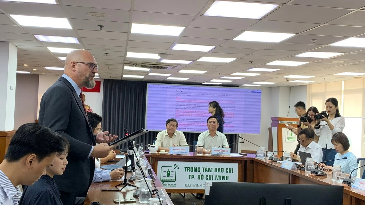 Ông Richard D. McClellan - Tổng Giám đốc điều hành Trung tâm Tài chính quốc tế TPHCM - thông tin tại buổi họp báo Trung tâm Tài chính quốc tế TPHCM đứng vị trí 84 toàn cầu - Ảnh 1.