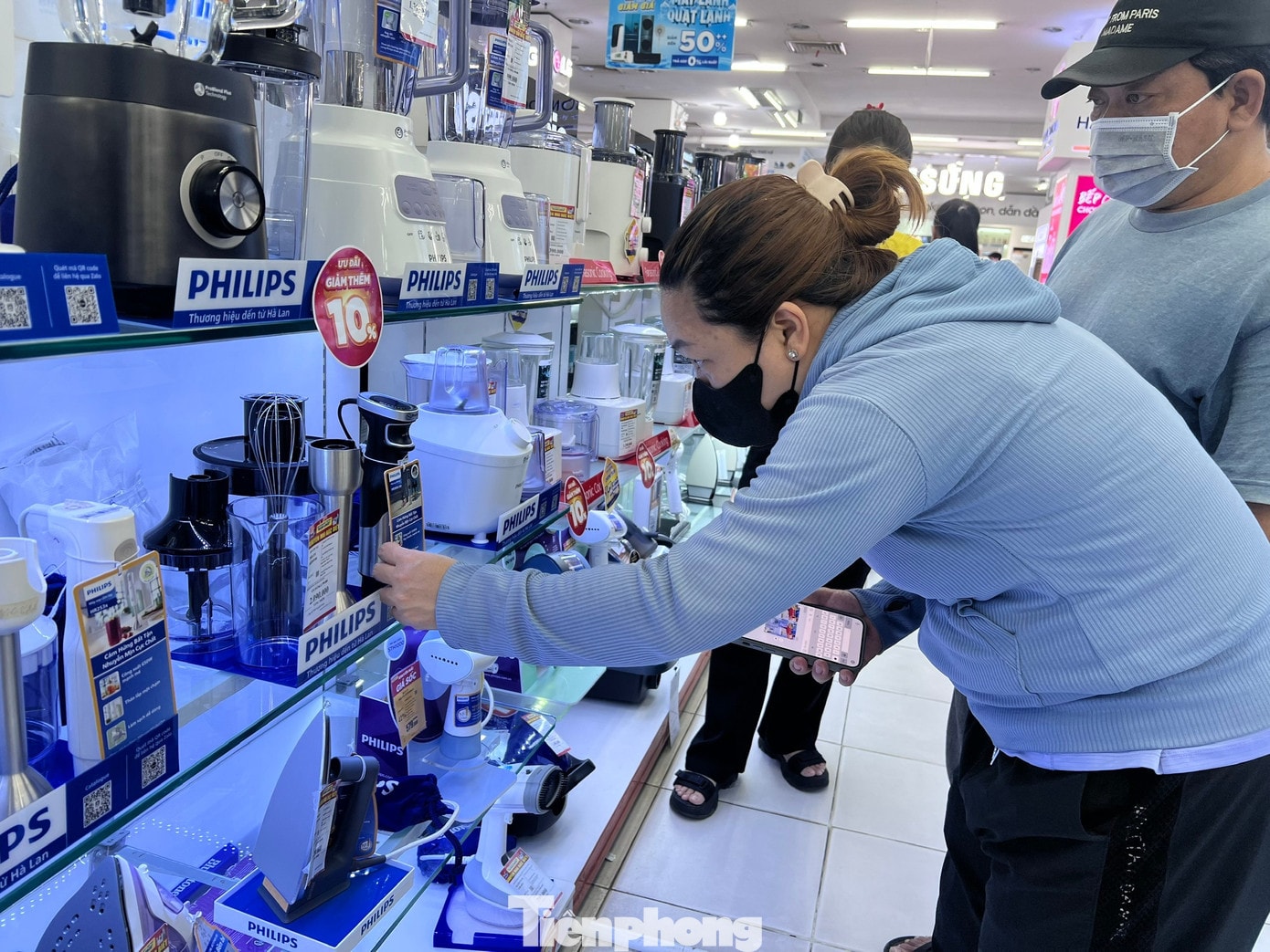 Điện lạnh ‘cháy hàng’ mùa nắng nóng, dân TPHCM xuống tiền mua gì? - Ảnh 6.